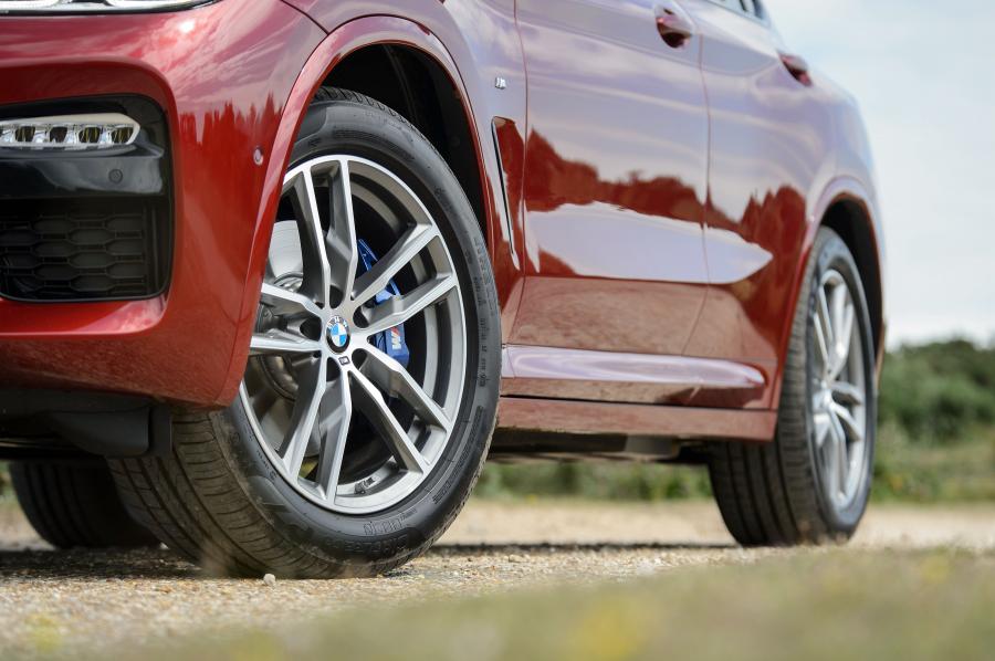 Детали экстерьера BMW X4 xDrive20d M Sport (G02) 2018 года  (UK) (фото 25 из 35)